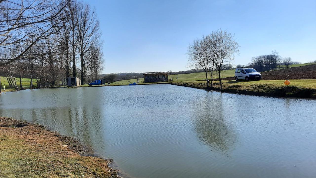 Etang Pre De La Font Ξενοδοχείο Cercles Εξωτερικό φωτογραφία